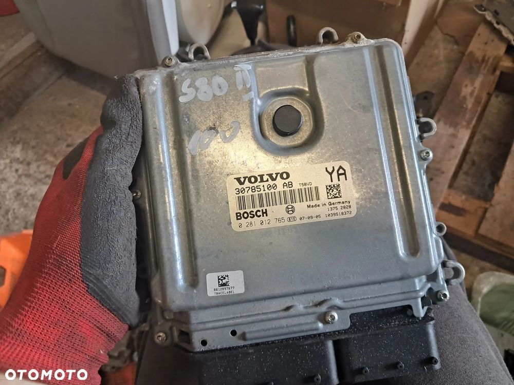 Volvo S80 II 2.4 Diesel Sterownik silnika 30785100AB