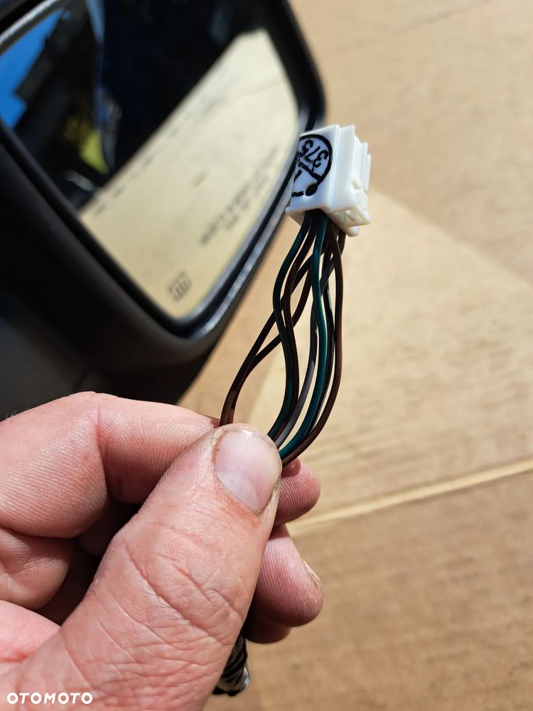 Lusterko lusterka lewe prawe Dodge RAM IV 1500 2500 68231243AB 68231242AB 10+8 10+9 PIN 18 19 Pin 2014 2015 2016 2017 - 8