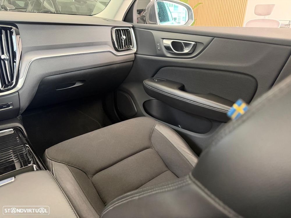 Volvo V60 2.0 T8 AWD TE Momentum Plus - 14
