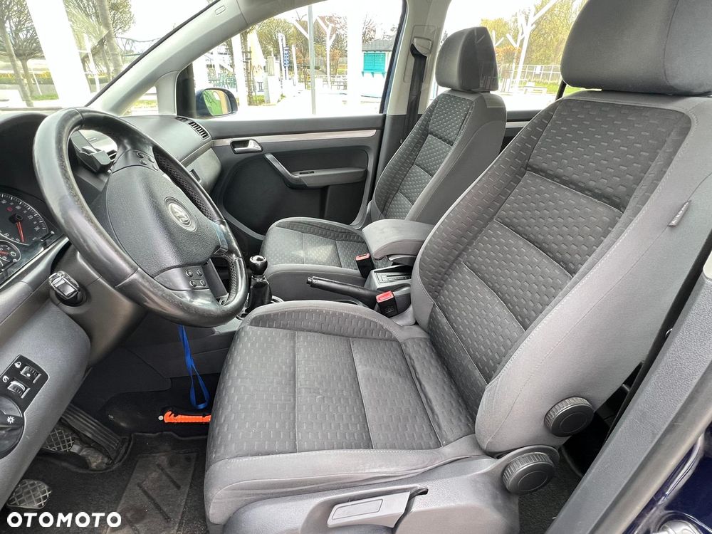 Volkswagen Touran 1.9 TDI DPF BlueMot Highline - 14