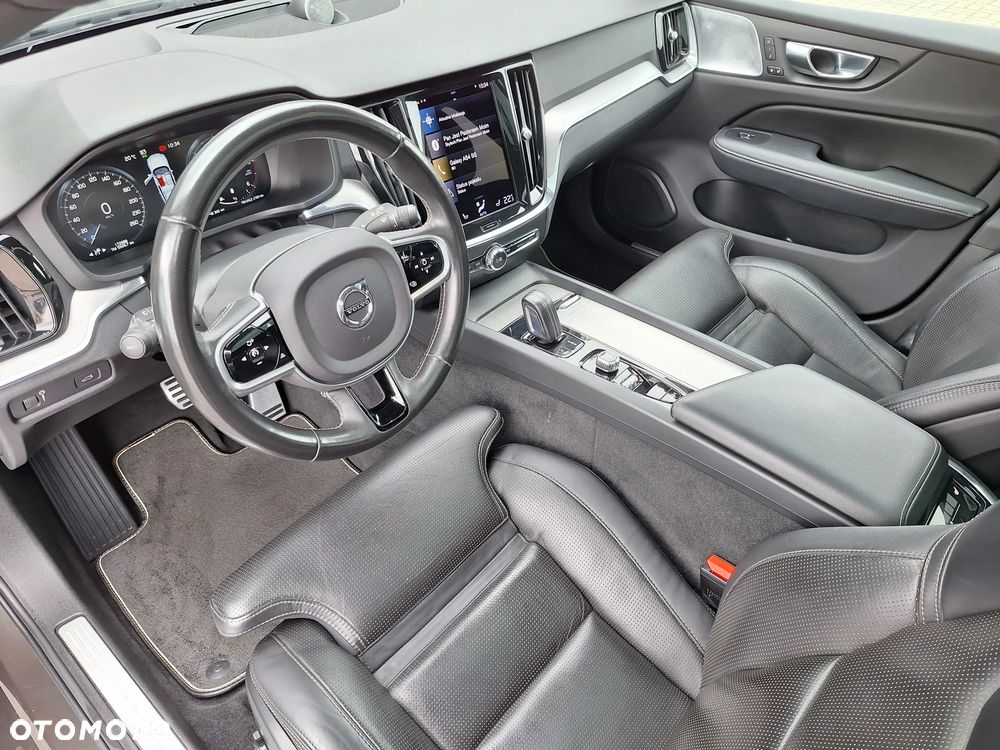 Volvo V60 B4 D R-Design - 17