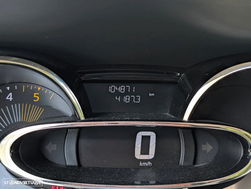 Renault Clio - 10