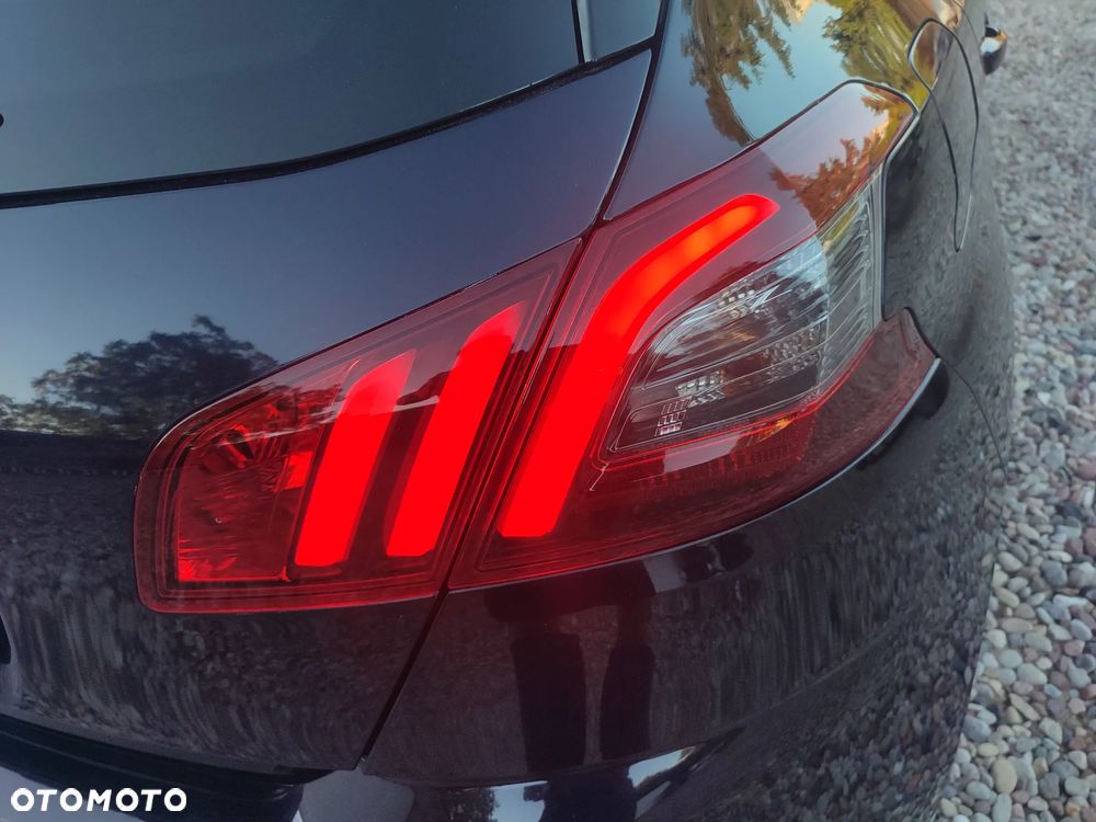 Peugeot 308 PureTech 130 GPF Stop & Start Allure Business-Paket - 17