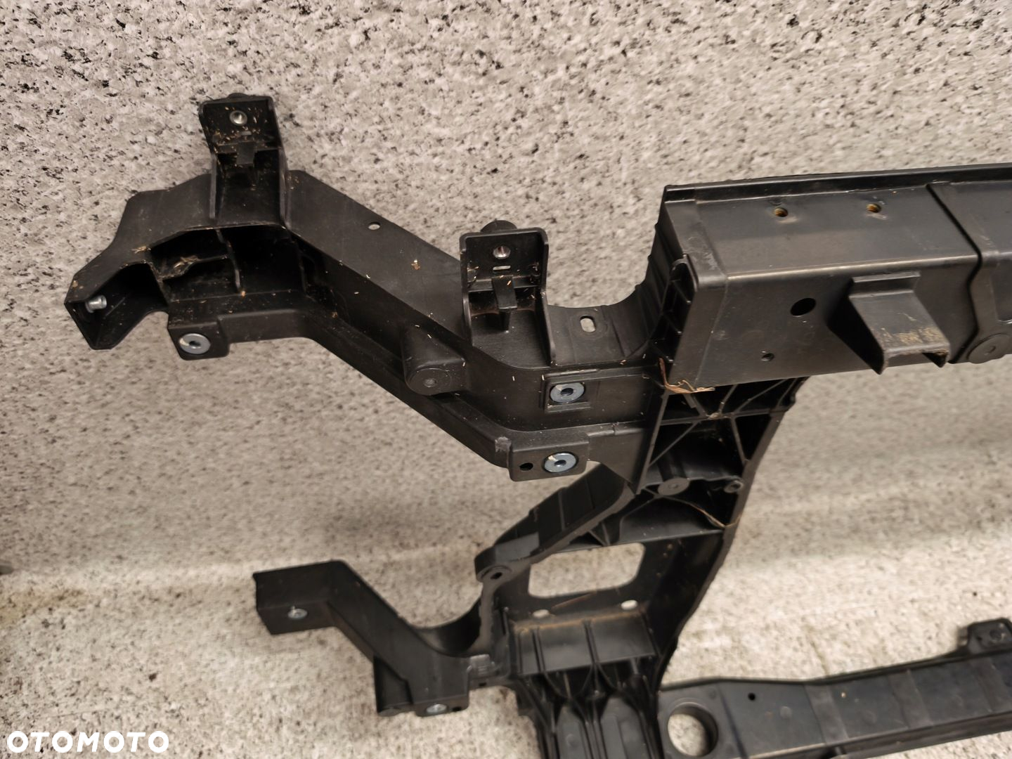 PAS PRZEDNI WZMOCNIENIE HYUNDAI STARIA 64101-CG000 - 2
