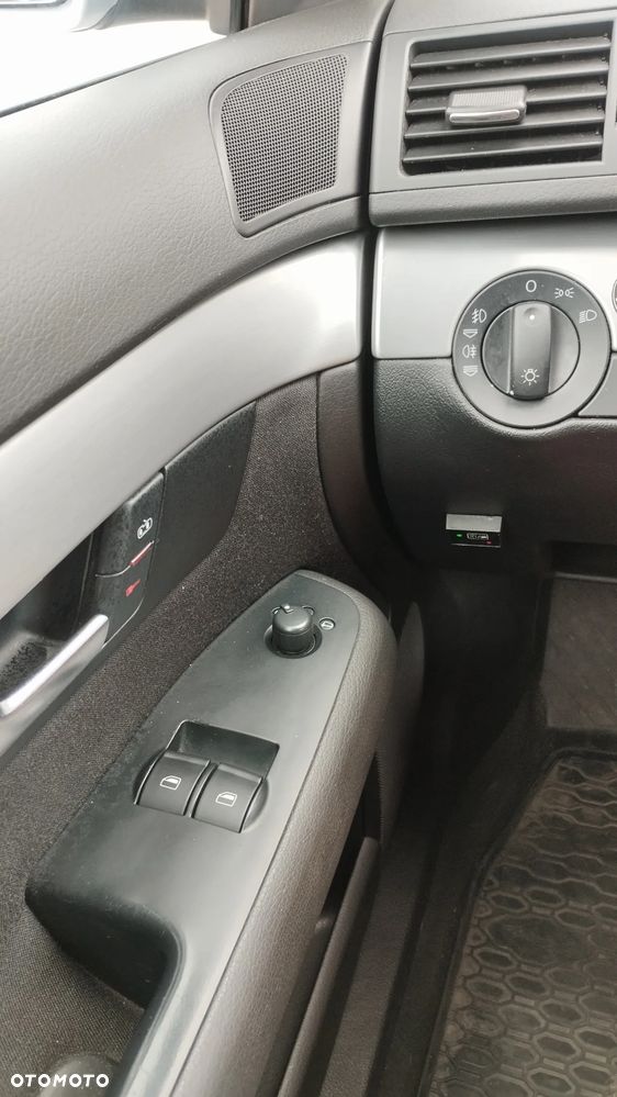 Audi A4 Limousine - 4