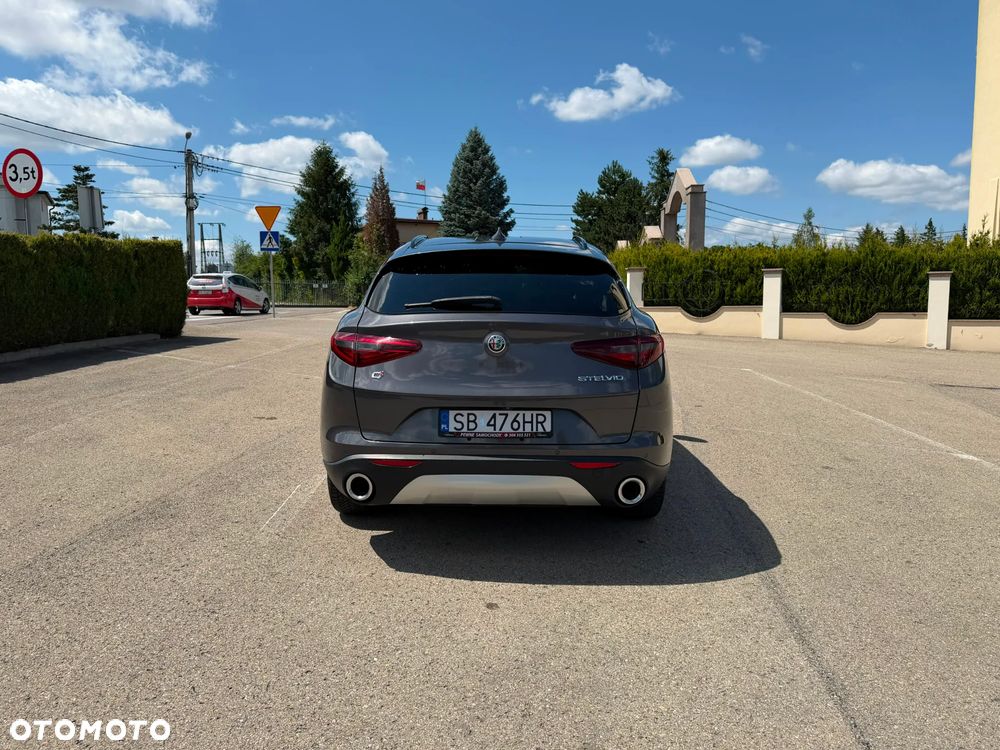 Alfa Romeo Stelvio 2.0 Turbo TI Q4 - 10