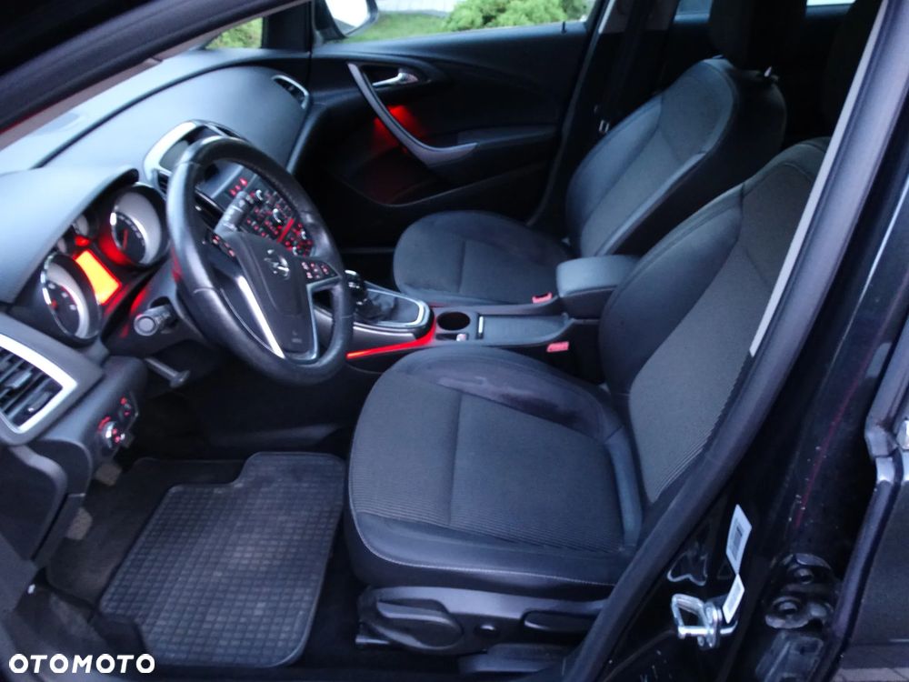 Opel Astra 1.4 Turbo Cosmo - 11