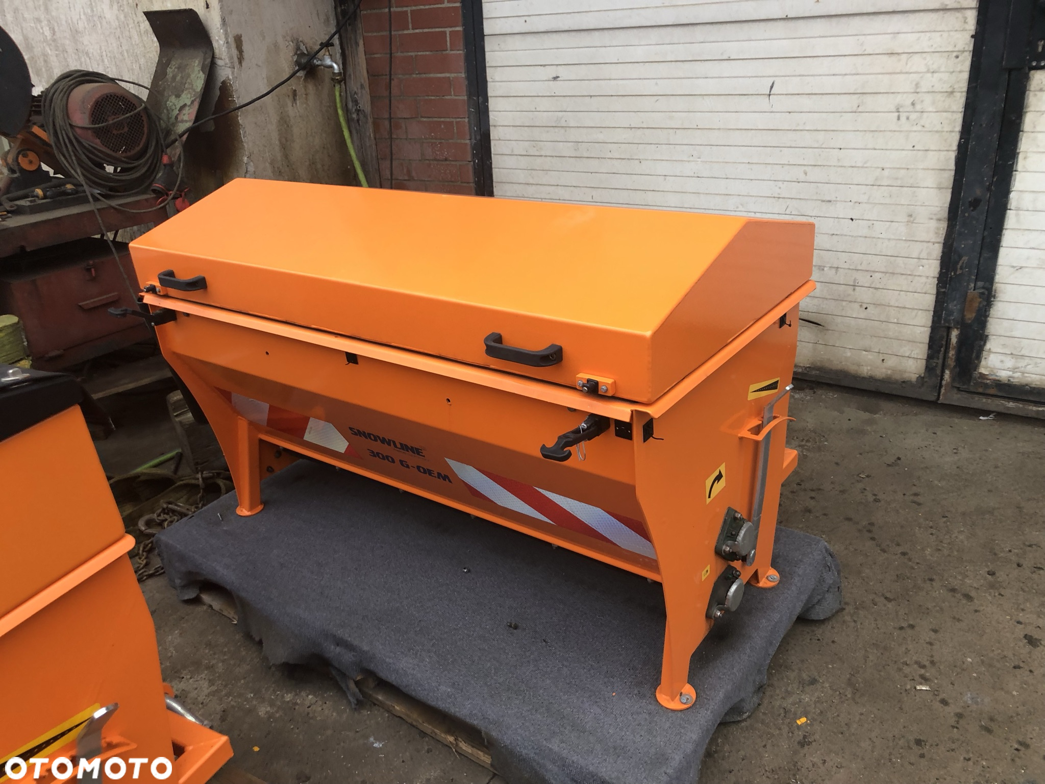 Hydromann Podwieszana Piaskarka Solarka zimowe utrzymanie Epoke posypywarka - 3