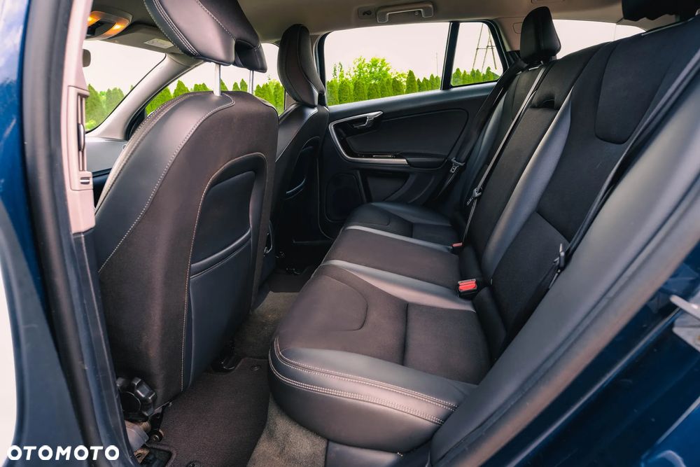 Volvo V60 D4 Drive-E Momentum - 18