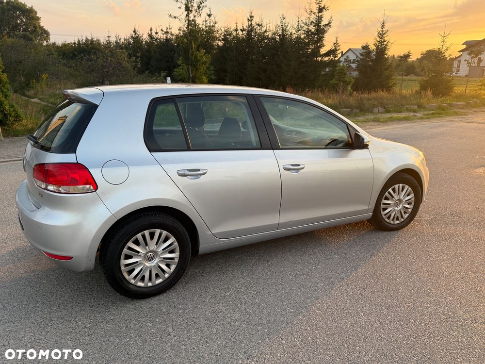 Volkswagen Golf - 10