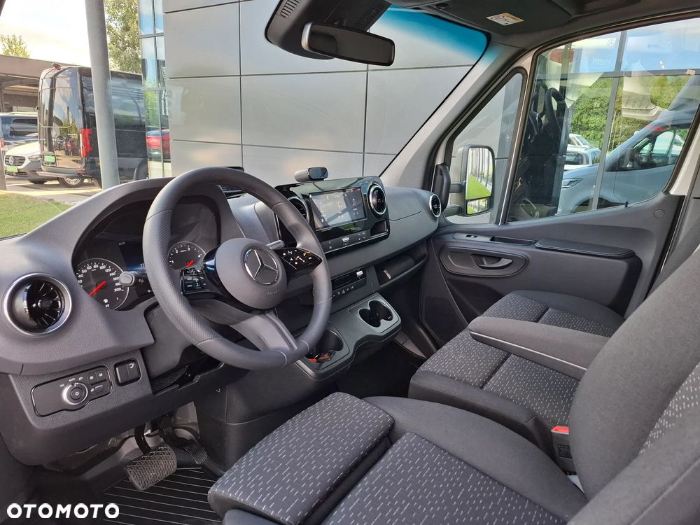 Mercedes-Benz Sprinter 319 CDI Podwozie 4325 mm - Kontener 8 EP z windą Dholandia - 22