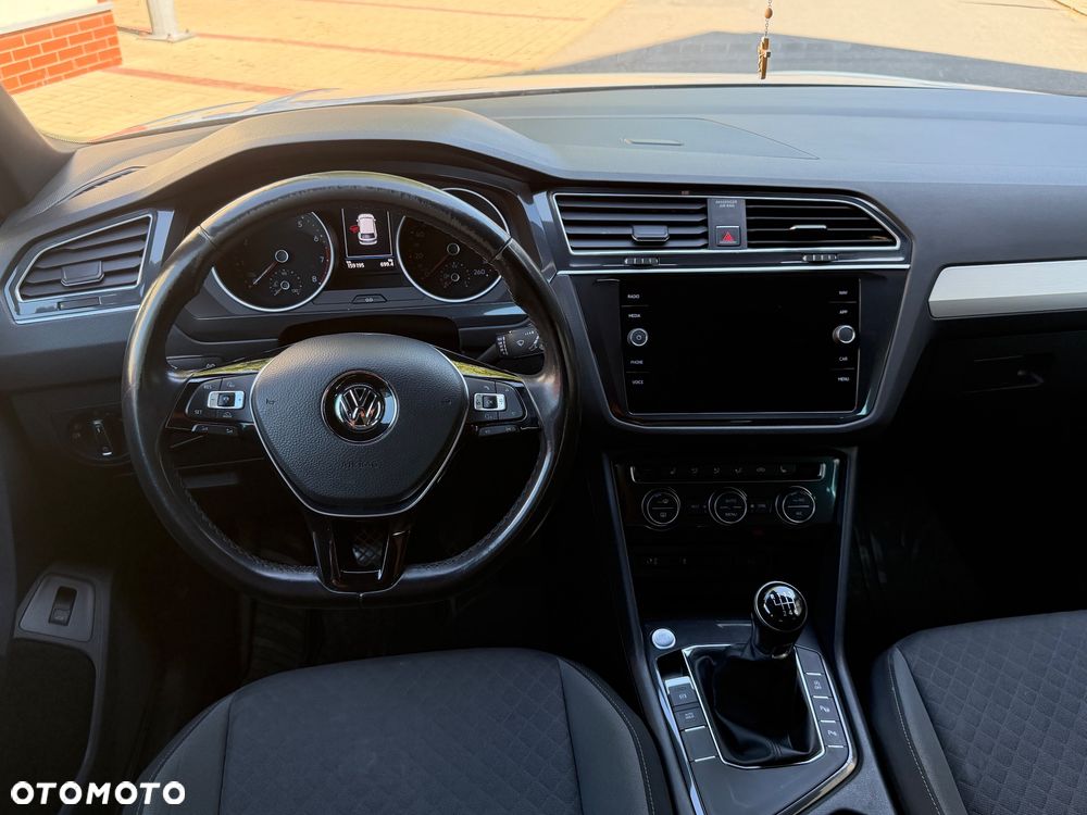 Volkswagen Tiguan - 27
