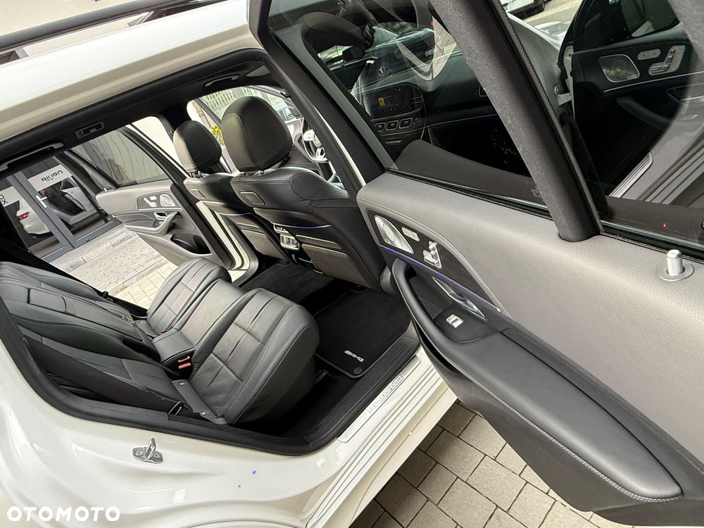 Mercedes-Benz GLS - 12