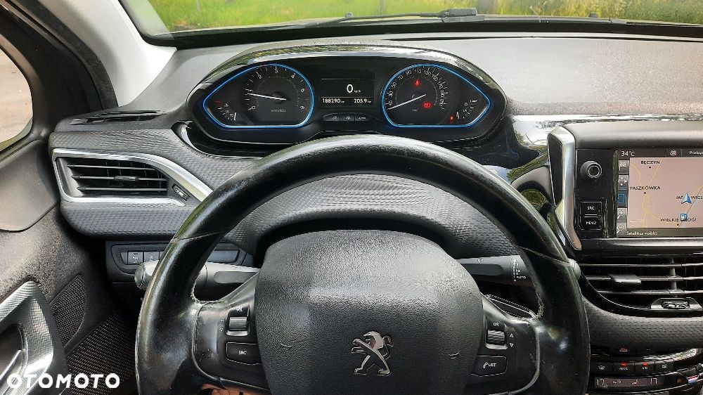 Peugeot 2008 1.6 BlueHDi Allure - 12