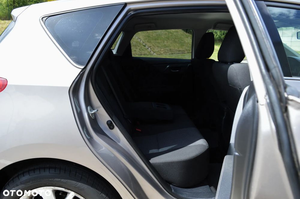 Toyota Auris 1.6 Premium + - 12