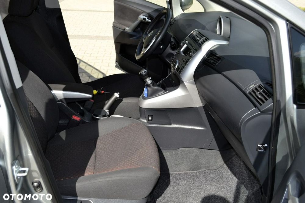 Toyota Verso 1.8 Premium - 31