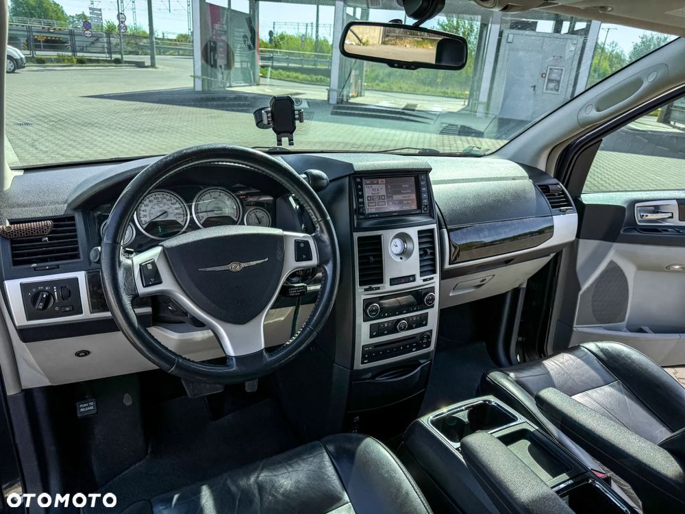 Chrysler Grand Voyager - 11
