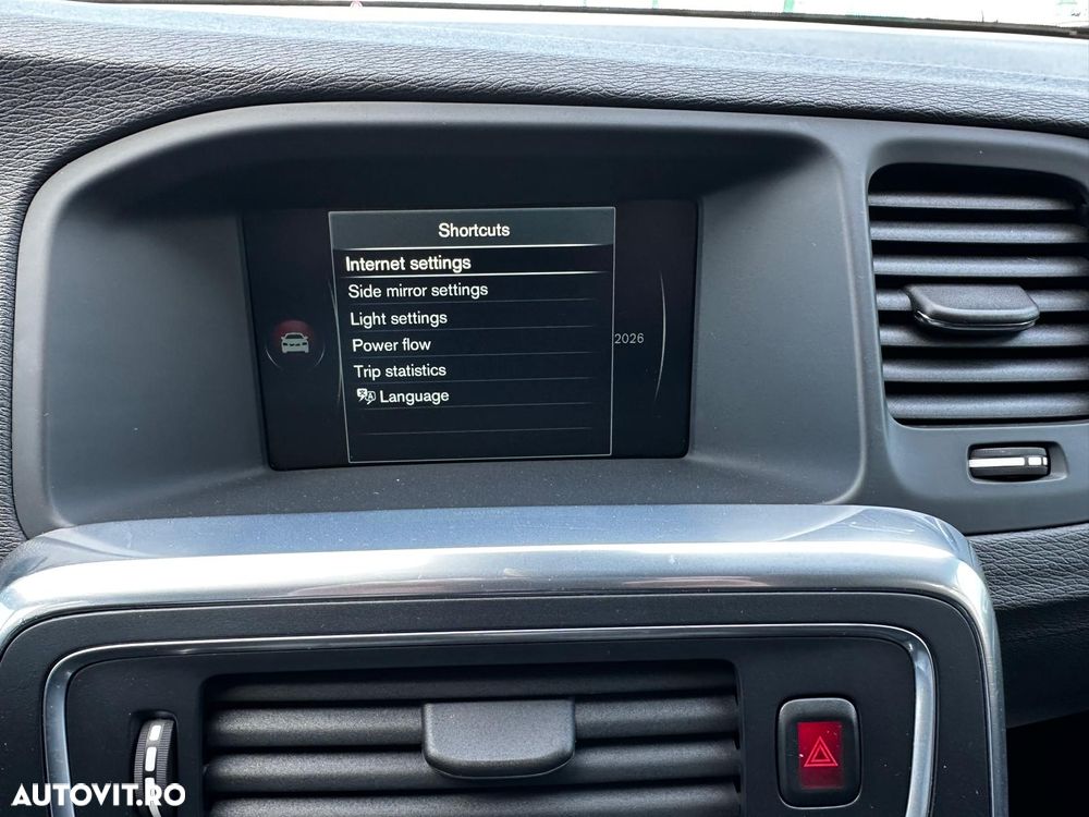 Volvo V60 D6 Plug-In-Hybrid AWD Geartronic Pure Limited - 12