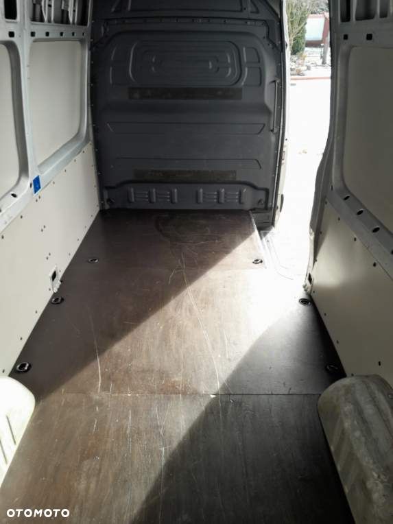 Mercedes-Benz Sprinter - 9