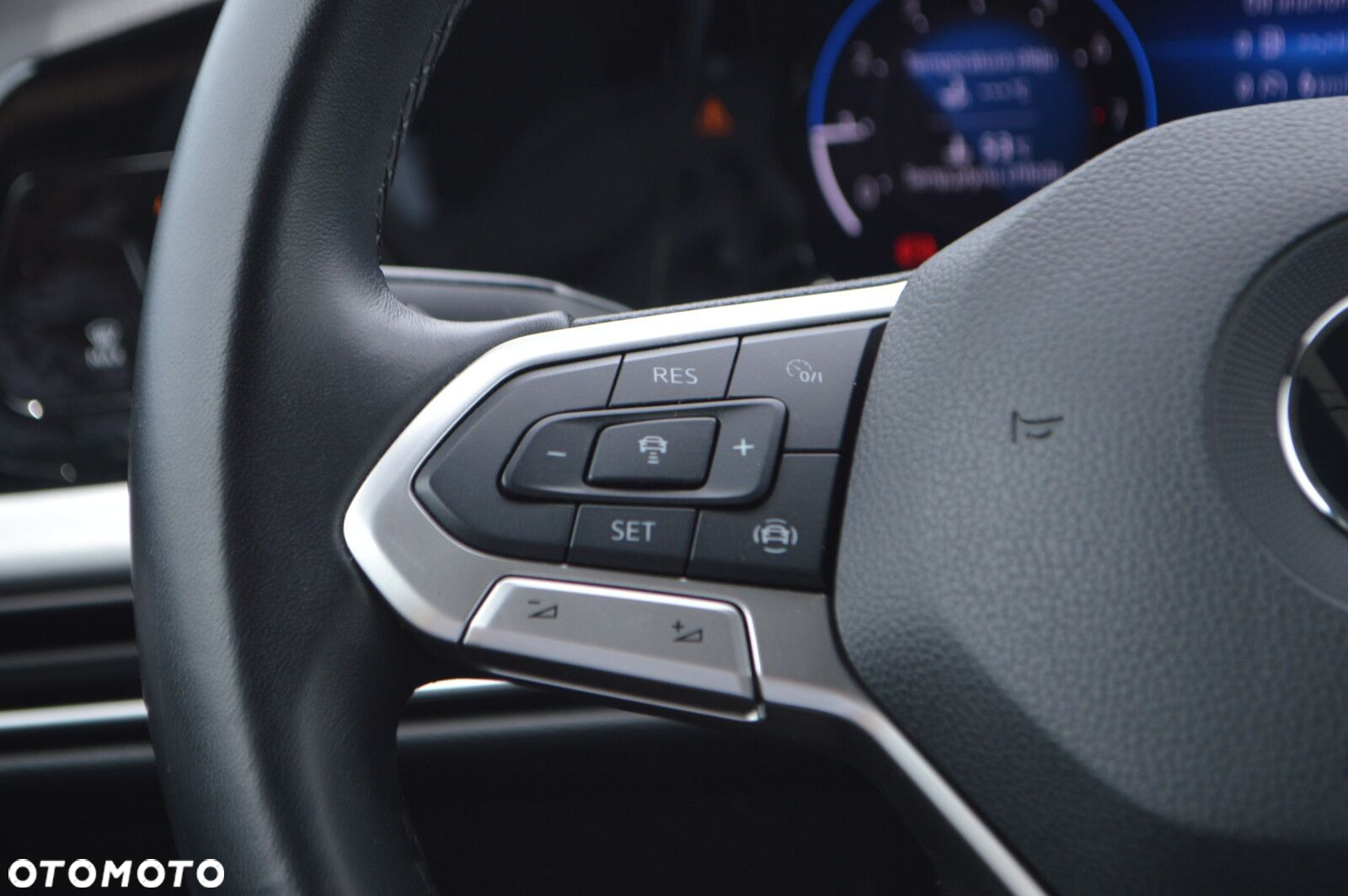 Volkswagen Golf - 10