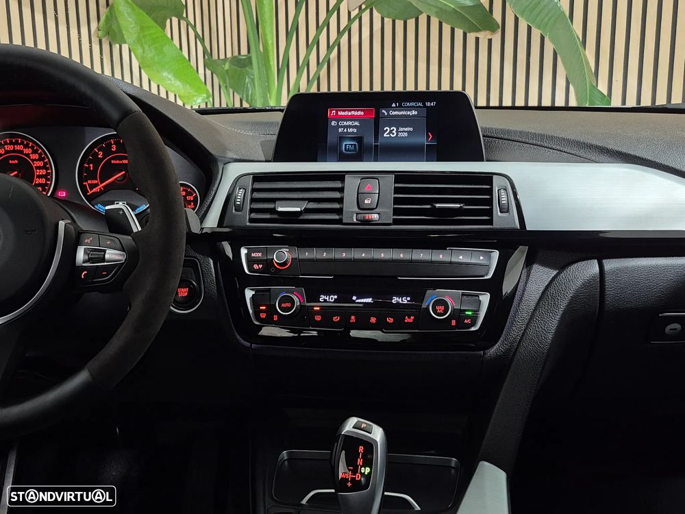 BMW 330 e iPerformance Pack M - 16