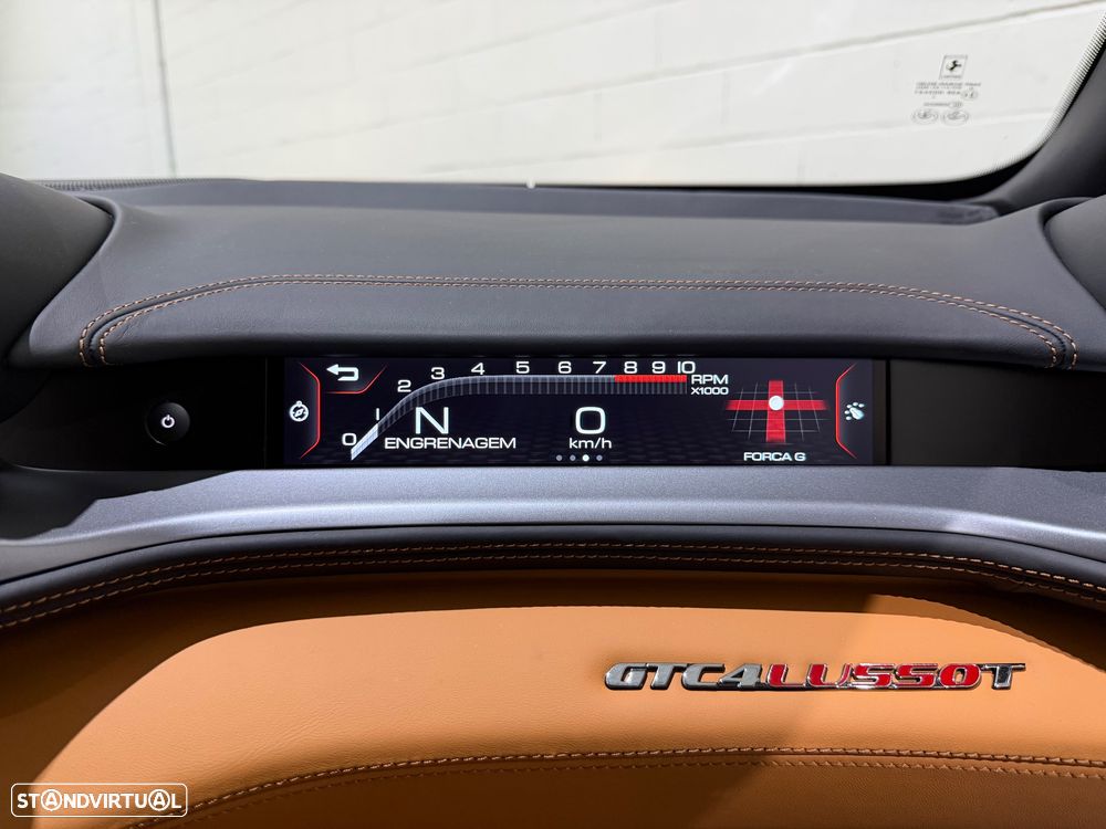 Ferrari GTC4 Lusso - 38