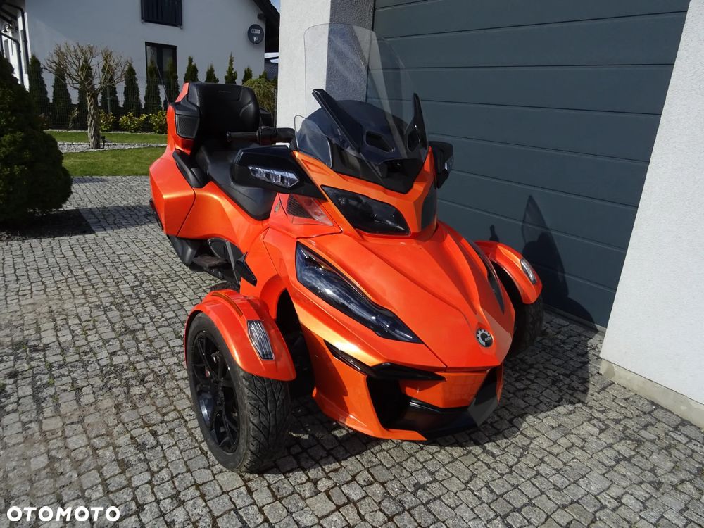 Can-Am Spyder - 10