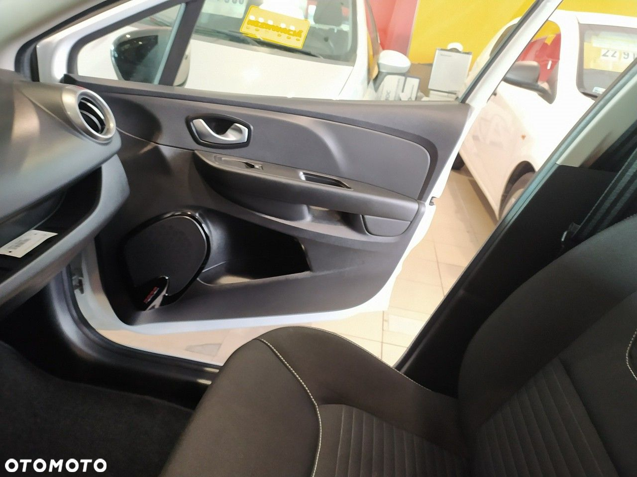 Renault Clio 1.2 16V Limited EU6 - 21