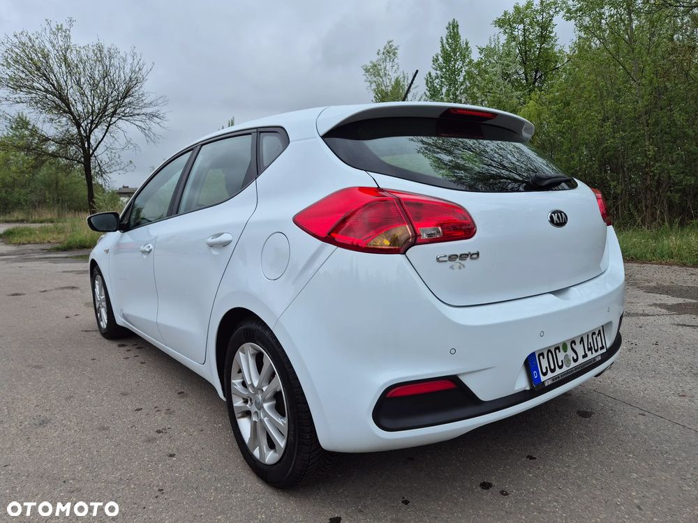 Kia Ceed 1.4 CVVT Fifa World Cup Edition - 6