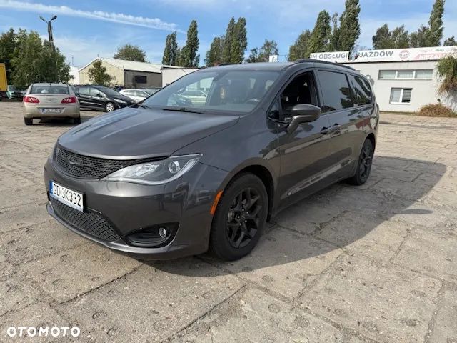 Chrysler Pacifica - 2