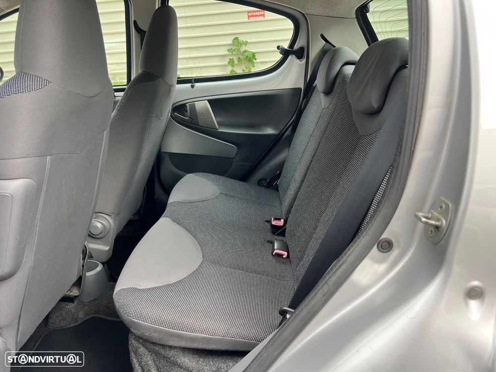 Peugeot 107 1.0 Trendy - 16