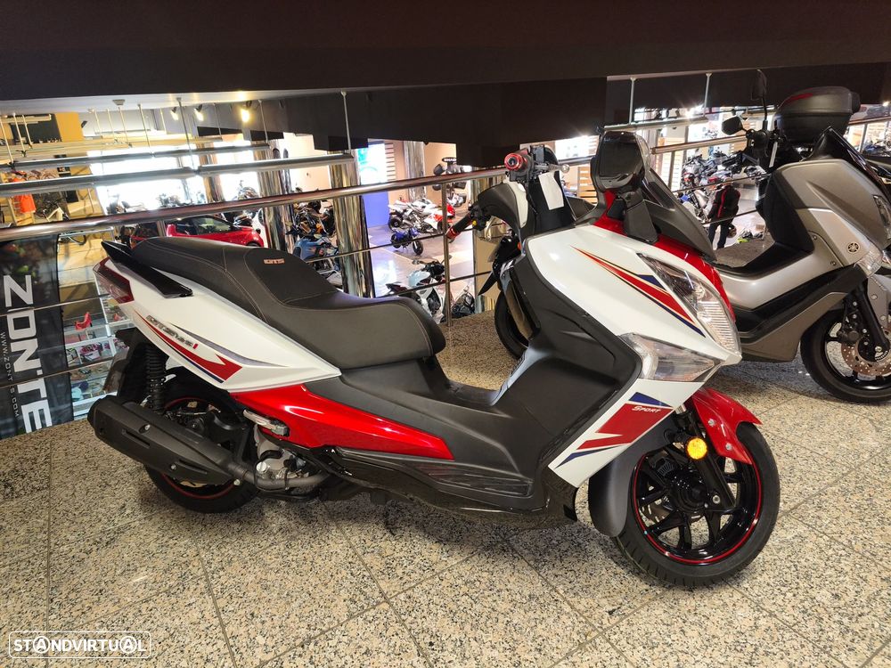 Sym GTS - 1