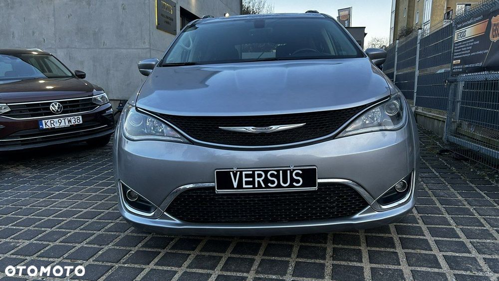 Chrysler Pacifica - 3