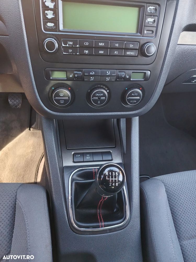 Volkswagen Golf - 8