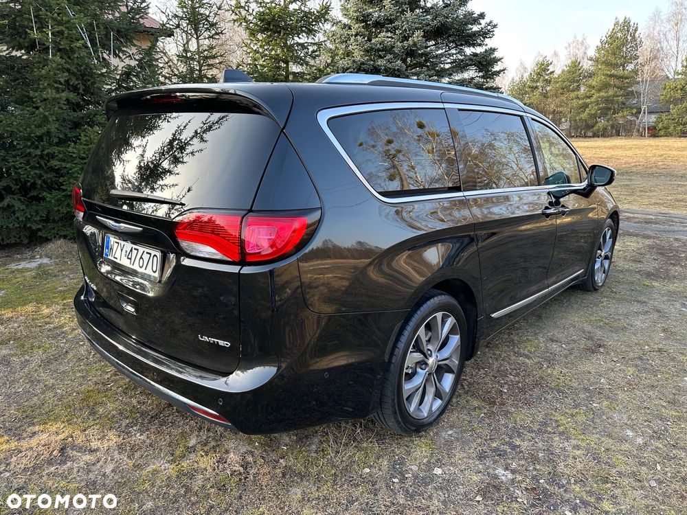 Chrysler Pacifica - 3