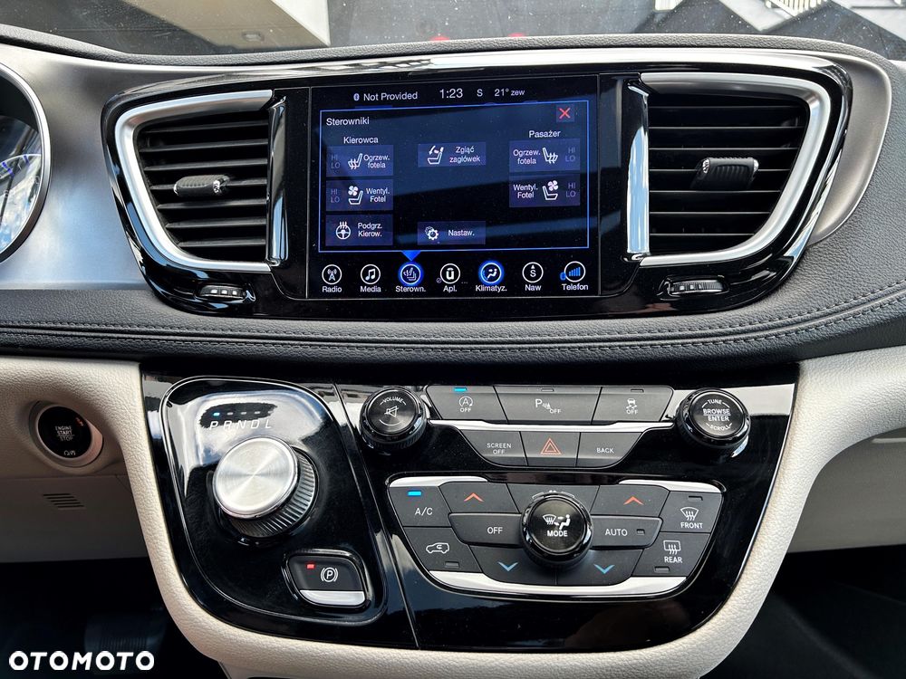 Chrysler Pacifica - 20
