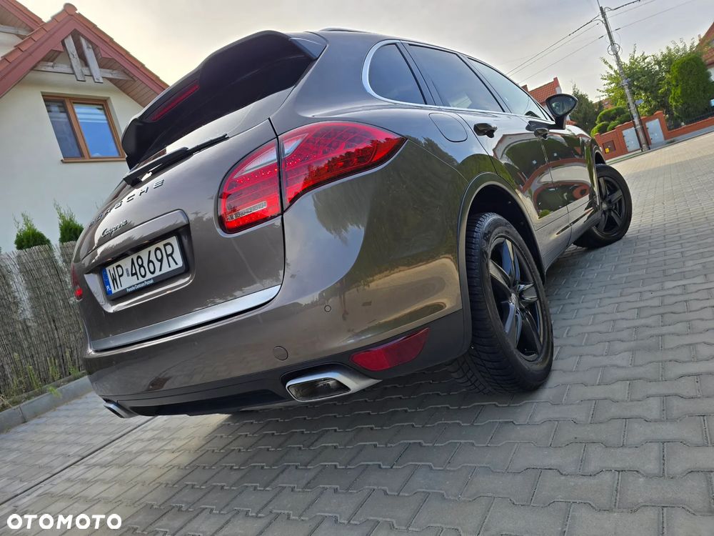 Porsche Cayenne Platinum Edition - 2