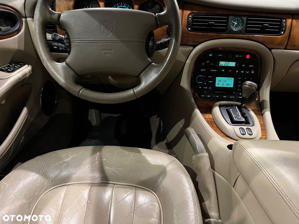 Jaguar XJ 3.2 Executive - 23