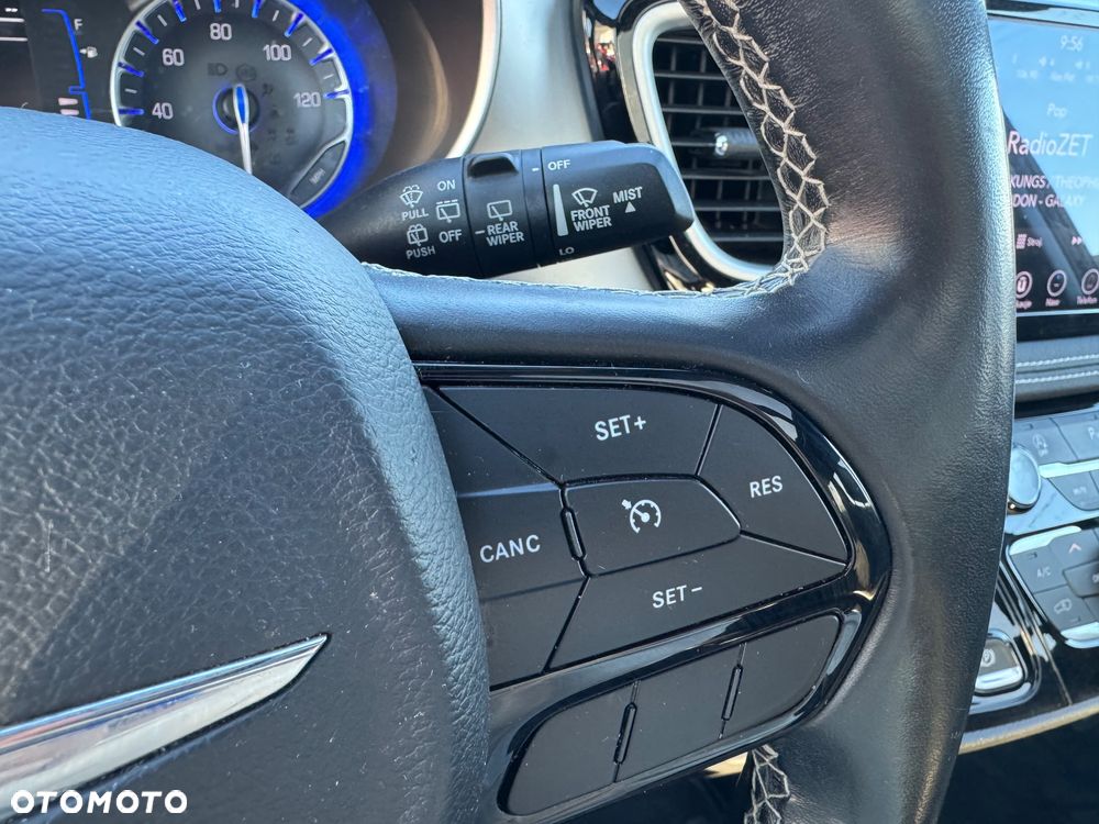 Chrysler Pacifica - 7