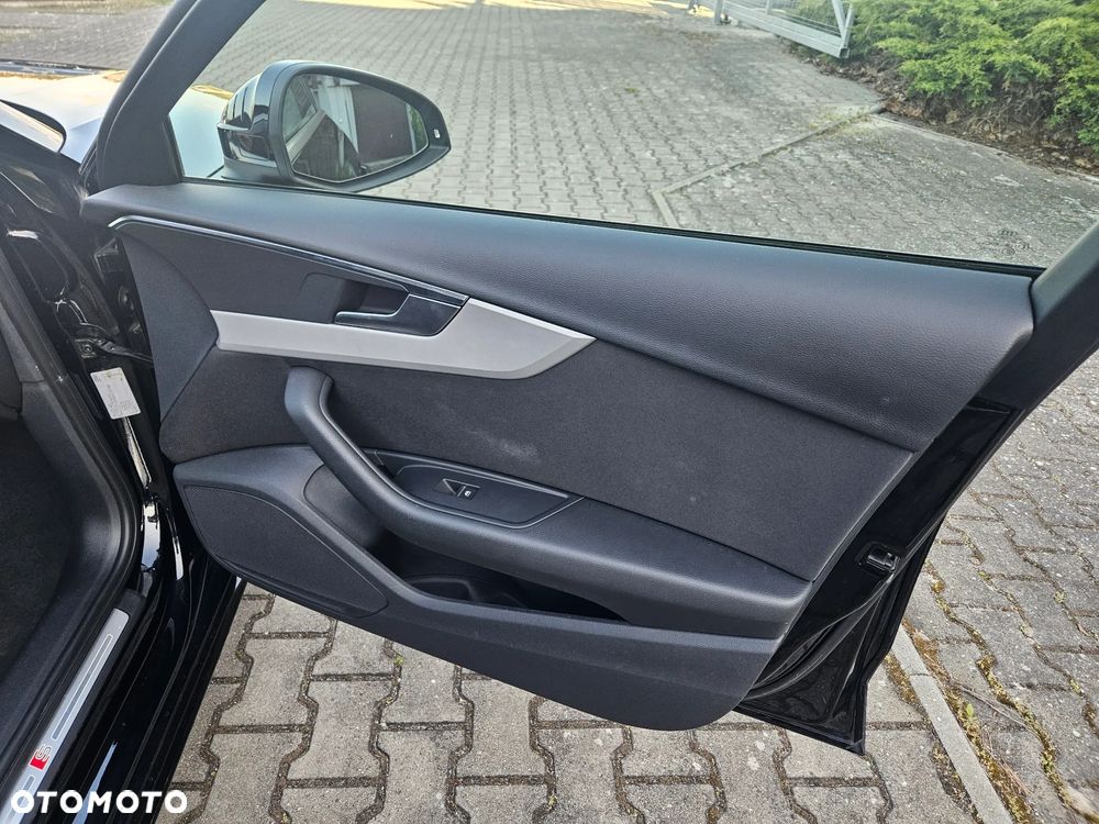 Audi A4 Avant 40 TFSI S tronic - 23