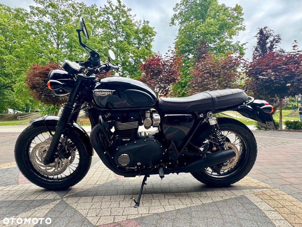 Triumph Bonneville - 4