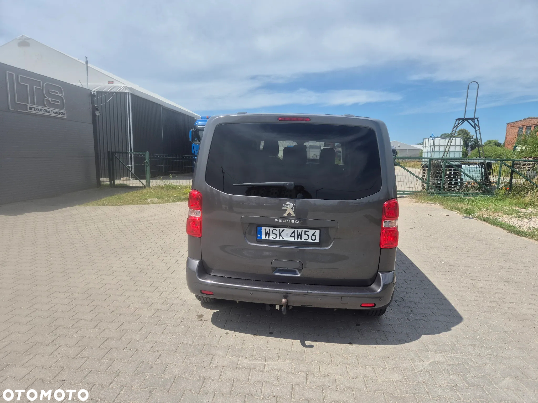 Peugeot Traveller - 6