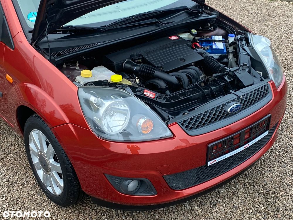 Ford Fiesta 1.4 Ghia - 16