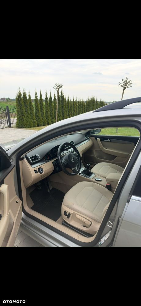 Volkswagen Passat 2.0 TDI Comfortline - 5