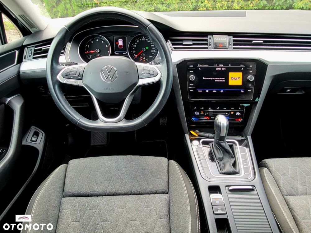 Volkswagen Passat - 16