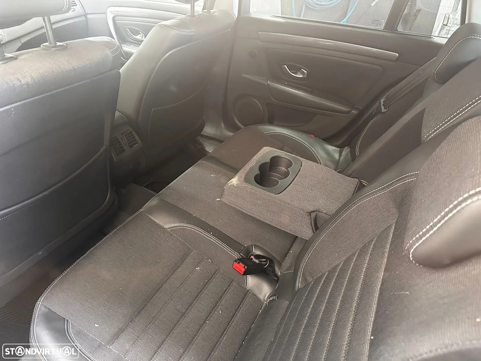 Renault Laguna III Grandtour 2.0 dCi de 2010 para peças - 11