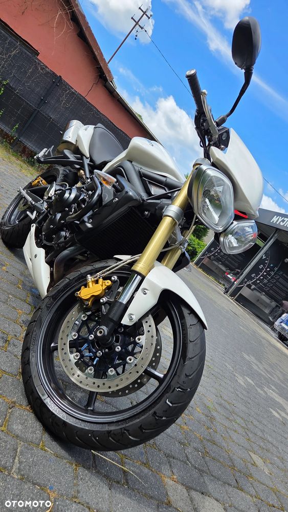 Triumph Street Triple - 18