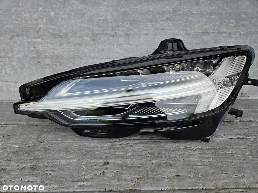 Volvo V60 S60 lampa lewa przód 17-