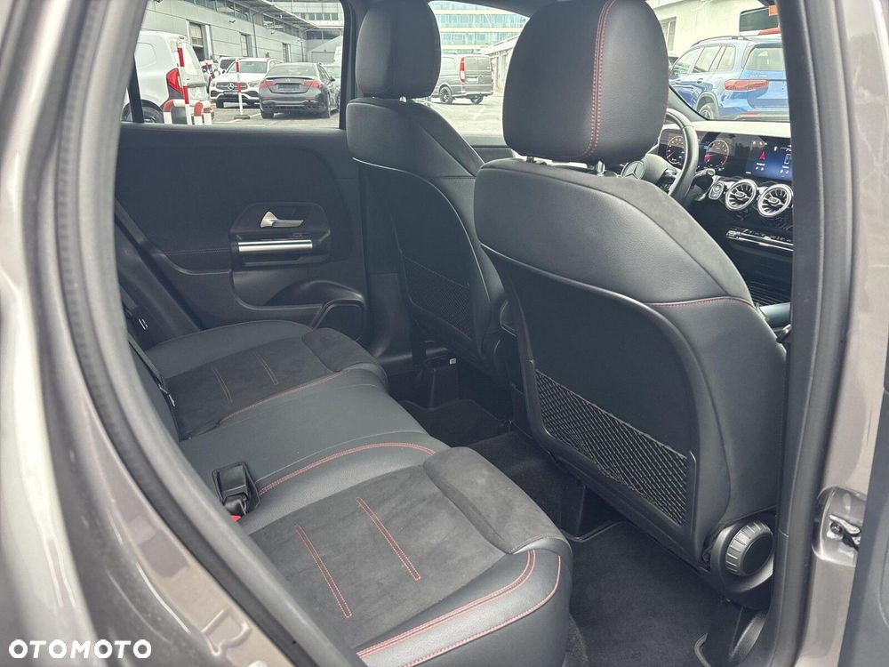 Mercedes-Benz GLA - 19