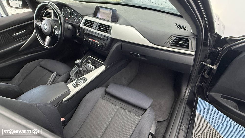BMW 318 d Pack M - 19